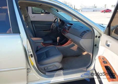 2002 Toyota Camry Xle z USA, uszkodzony, nr VIN JTDBE30K120098696